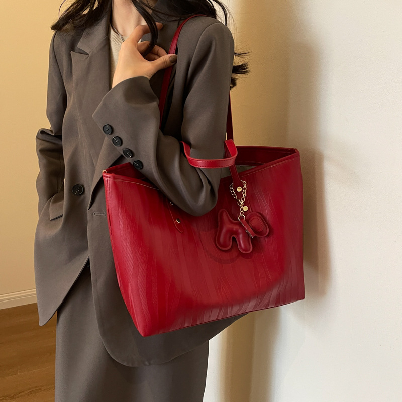 跨境爆款托特包女2025新款上班通勤单肩包大容量简约高级感腋下包