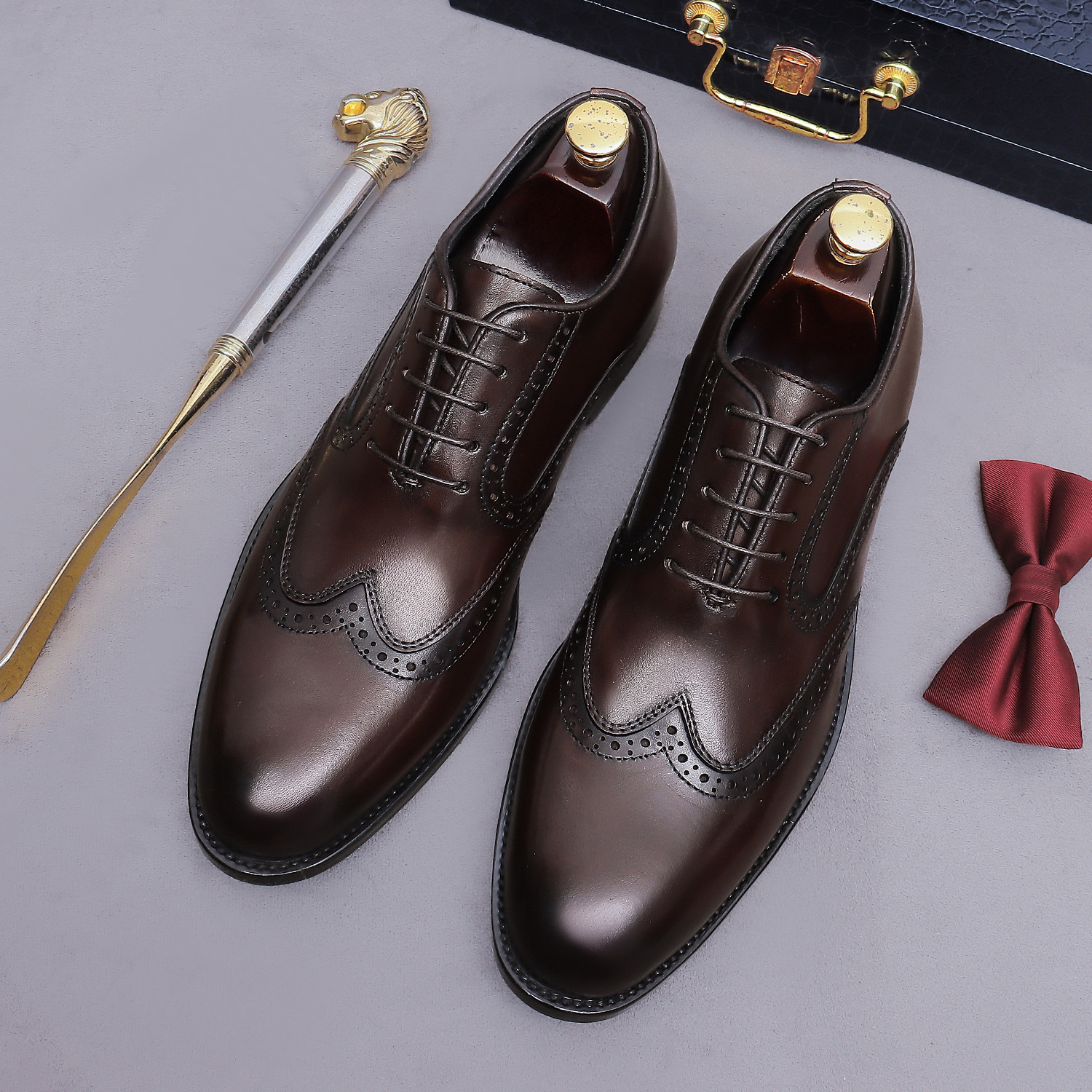 Cross-border leather business formal shoes, fashionable men's brogue carved leather shoes, trendy British-style Oxford leather shoes