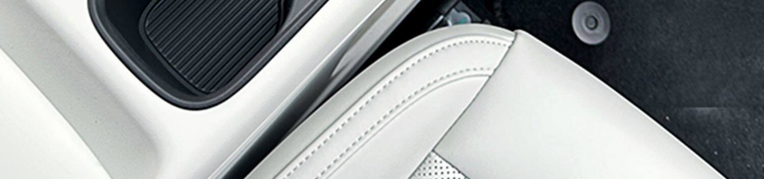 Suitable for 2026 Geely Xingyue EX2 interior decoration, central control instrument panel, wireless charging cup mat protective accessories