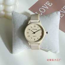 ���ՆT��ԇ�ֱ�Ů��W�Գ��������ЌW���o����ˮ�WԺ�LʯӢ��
