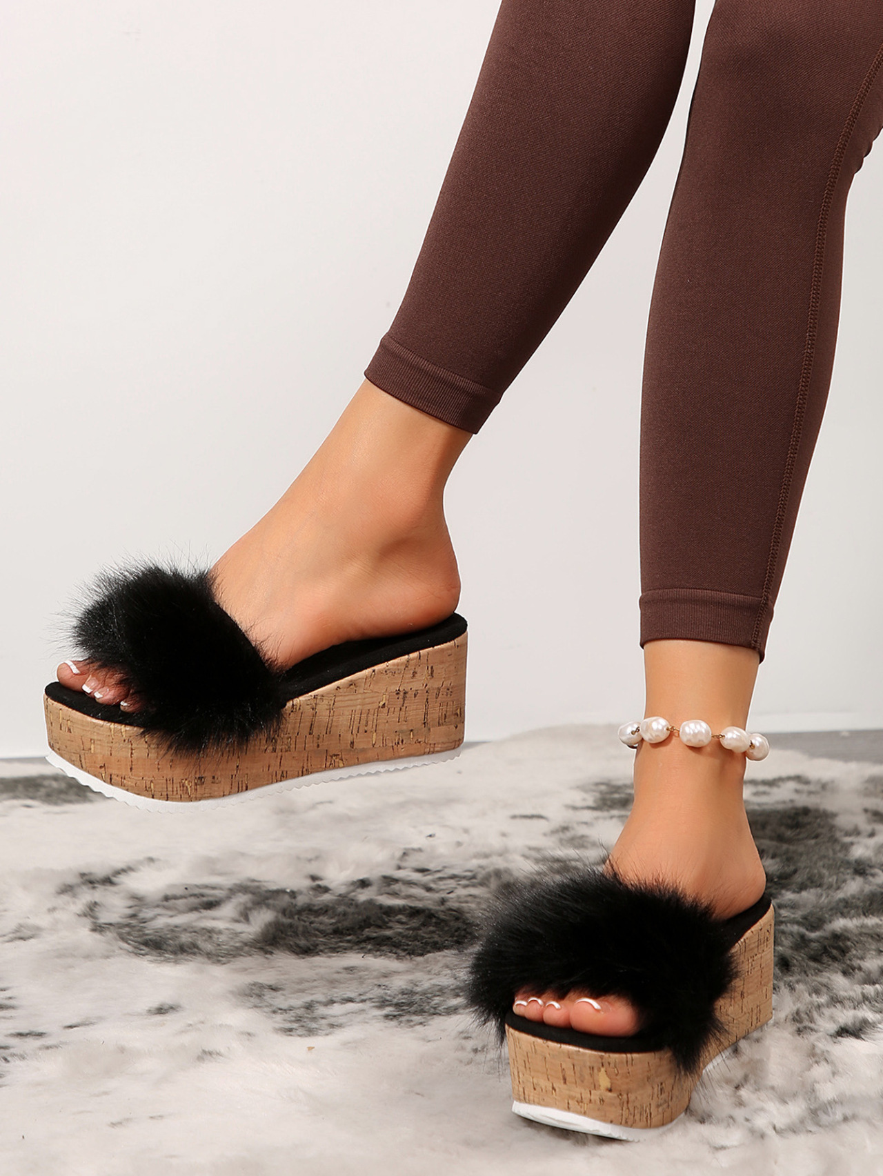Woolly Lined Platform Slippers For Women With Wedge Heel_voghion.com
