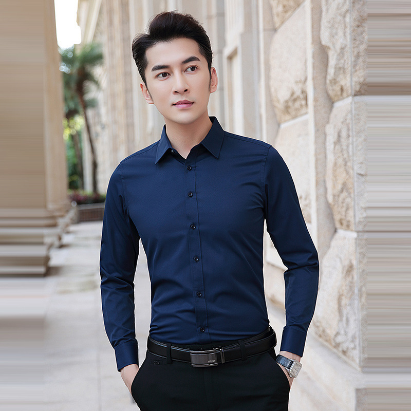 Темно-синяя рубашка с длинными рукавами