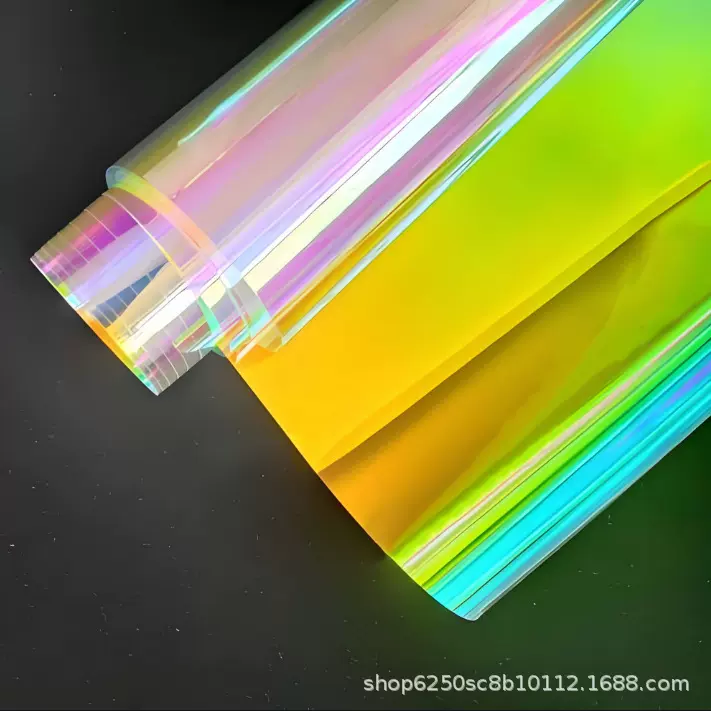 彩虹膜是一种通过物理结构而非化学染料产生多彩光学效果的薄膜