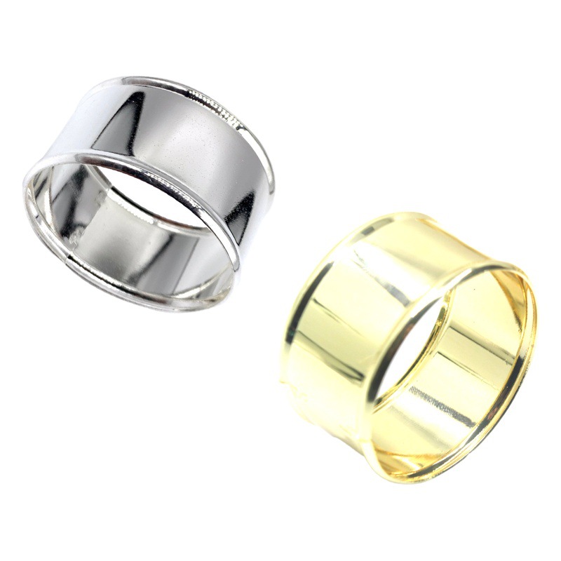 Los fabricantes venden exquisitas servilletas de metal, botones, mesas de comedor, platos, adornos, vajillas, reuniones de hotel en casa, imprescindibles