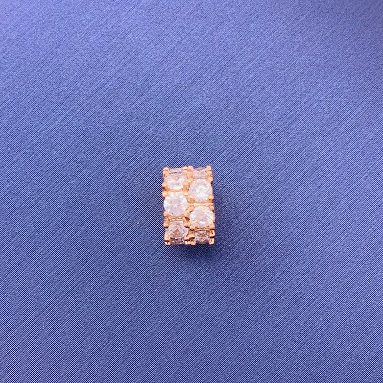 百種類のペンダントは心のままにファッションの経典を配合します。カップルの美しいペンダントは親友のアクセサリーを送ります。