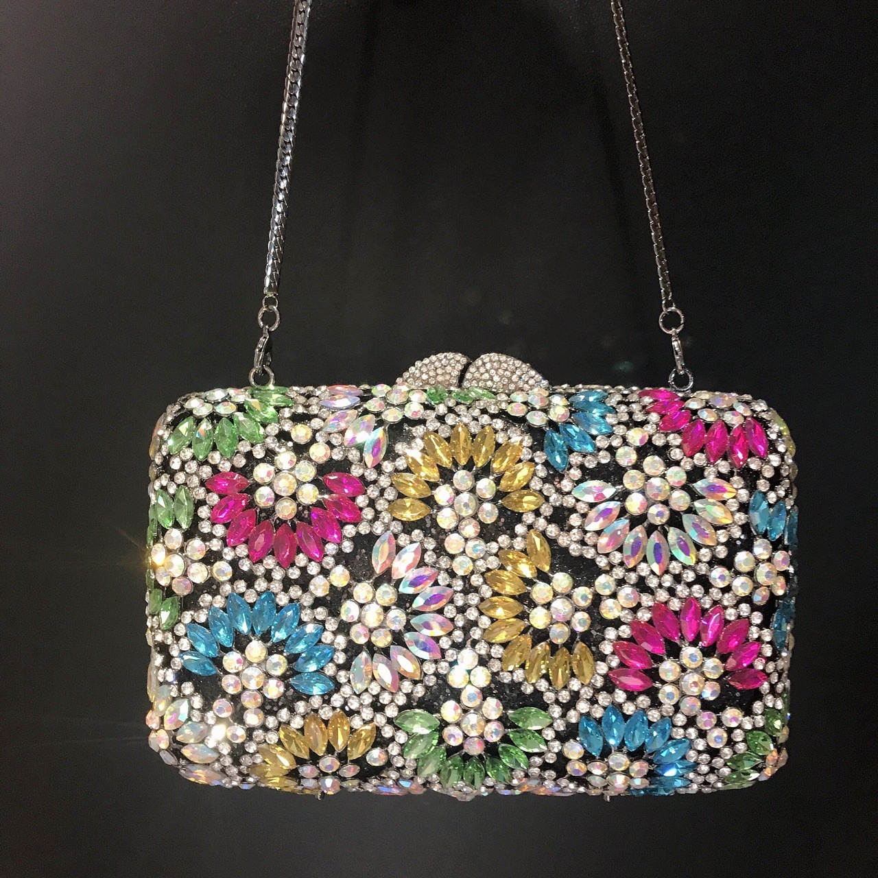 Transfronterizo nuevo fantasía ventilador de diamantes bolsa de cena hebilla magnética cadena de diamantes de agua horizontal bolsa de maquillaje cuadrada mujer
