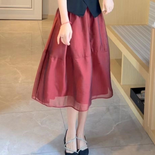 Elegant mid-length chiffon skirt with high waist, featuring a dreamy 