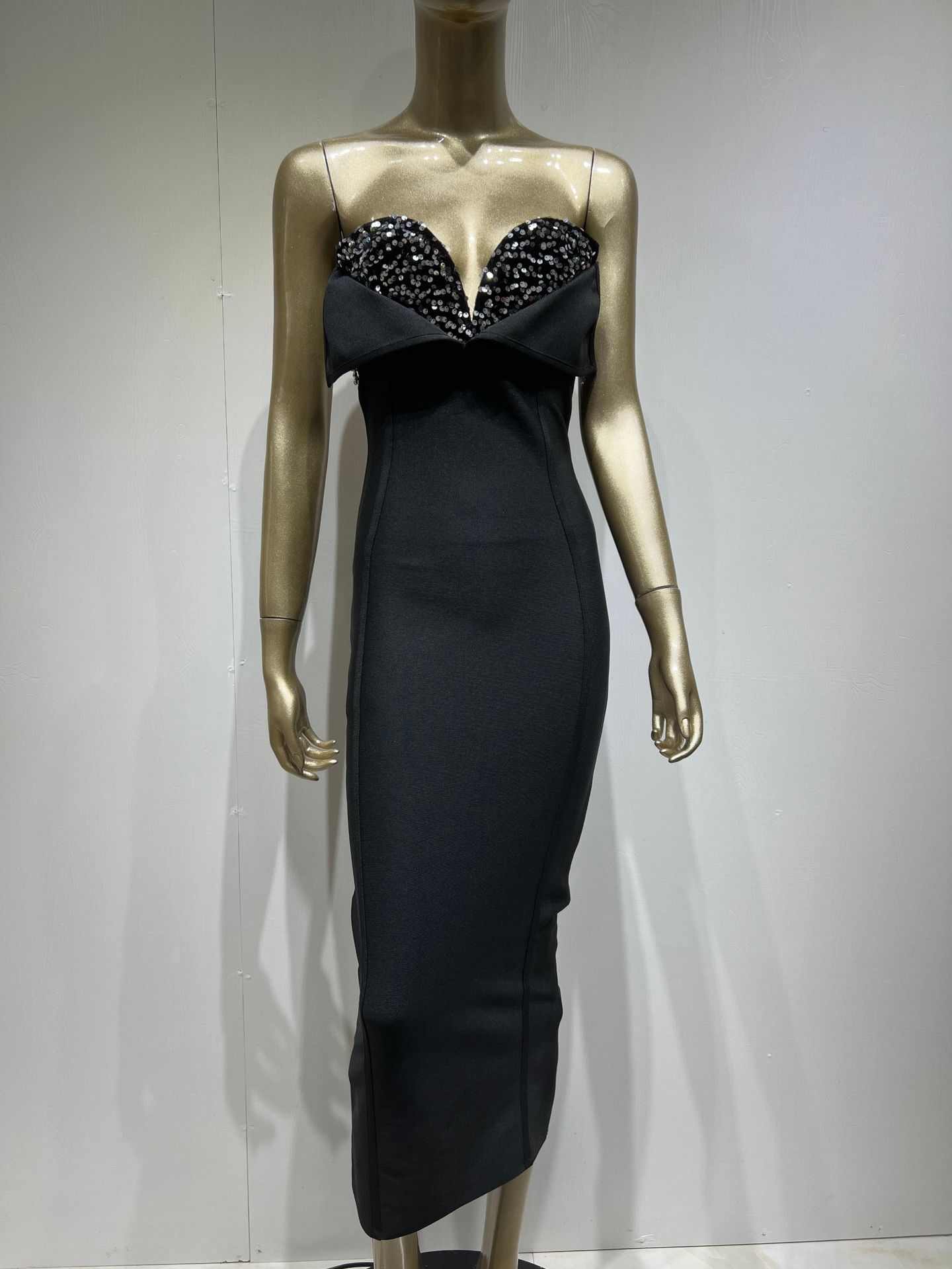Women's Sequined Dress Image 7