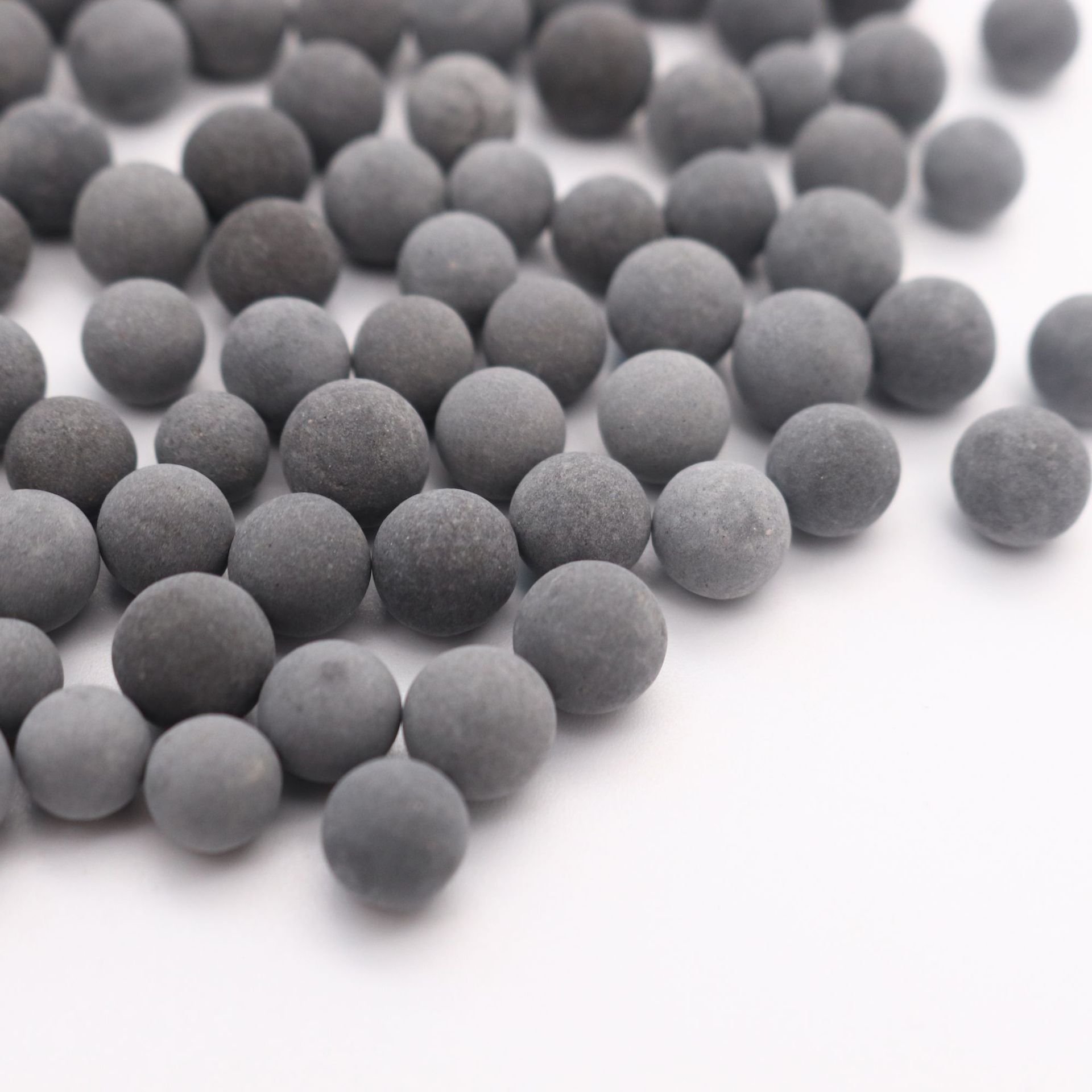 电气石陶瓷粒 填充用电气石陶瓷球颗粒 花洒陶丸污水池过陶瓷球