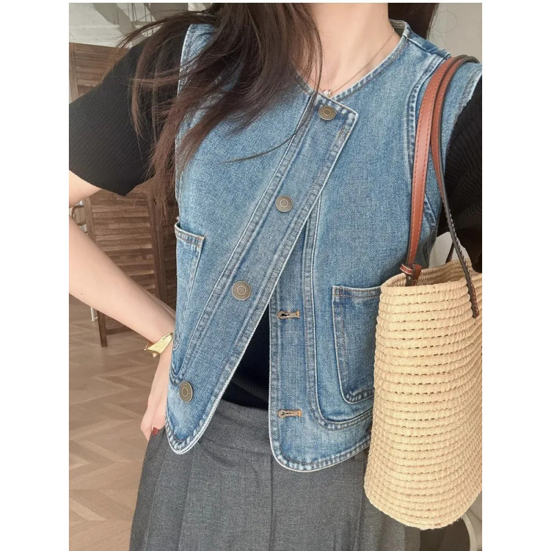 ファッショナブルで多用途な女性用レイヤードデニムベスト、春夏の新しいスタイル、ゆったりとしたショートスタイル、小柄な人向けのノースリーブジャケット、カジュアル|undefined