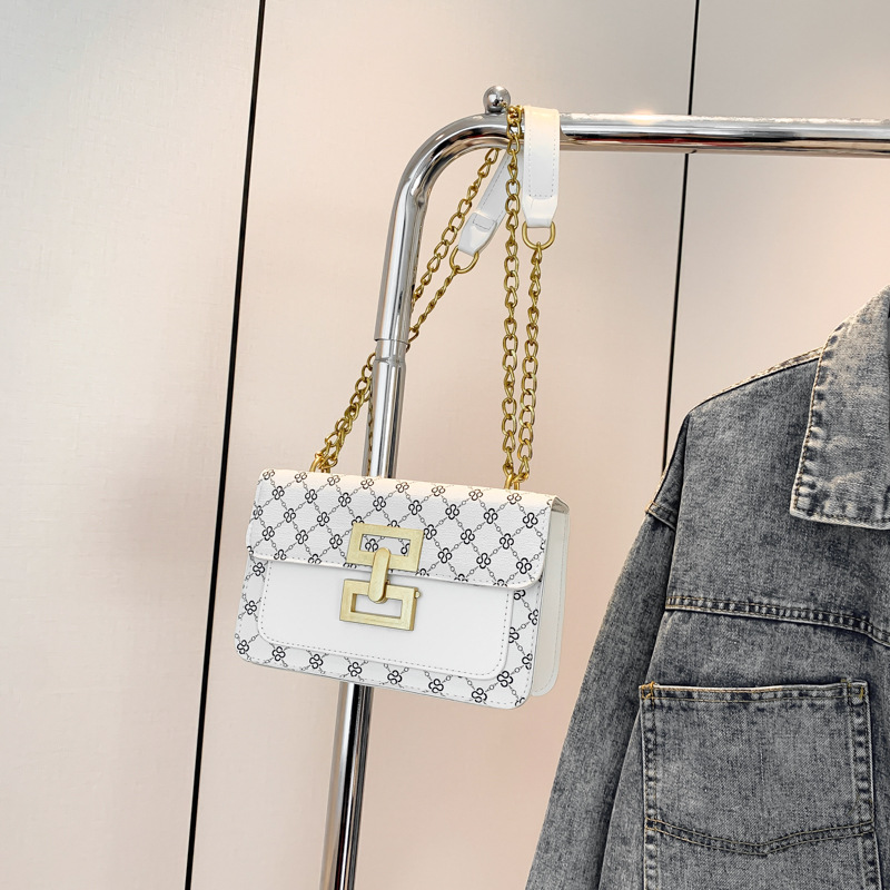 Bolsos de diseño de nicho de alto nivel para mujeres 2024 nueva moda cadena bolso de hombro universal bolso de mochila de estilo extranjero