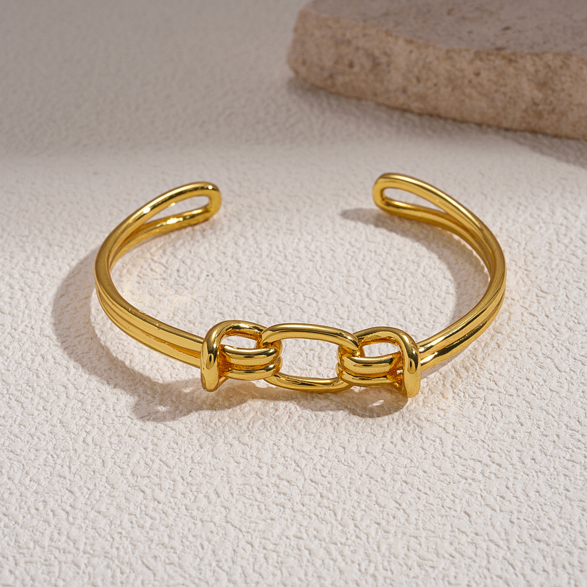 18k oro galvanizado europeo y americano oval hueco nudo abierto pulsera de moda nicho de viaje de alta calidad joyería