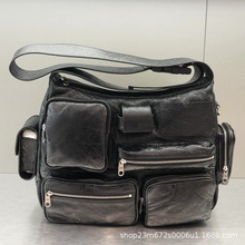 跨境欧美复古经典设计机车包油蜡皮革多口袋凹造型单肩斜挎邮差包