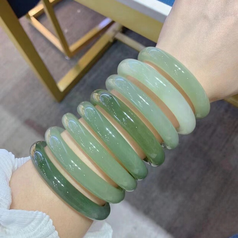 工場卸売り東陵玉ブレスレット女性の手飾り自然風平条ほうれん草色卸売り直播間正円条|undefined