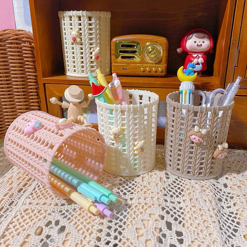 Mild ins cartoon imitation rattan plastic pen holder simple hollow student desktop storage box office stationery pen barrel