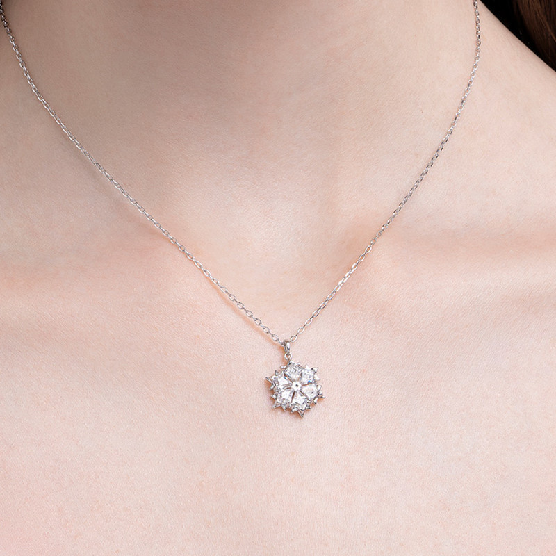 Shi Jia의 원래 템플릿 낭만적 인 눈송이 목걸이 여성 Swarovski 요소 크리스탈 쇄골 체인 여성 제조업체 세대
