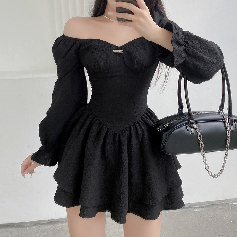 vestido corto negro de doble capa con cuello cuadrado y manga larga NSGWY117495