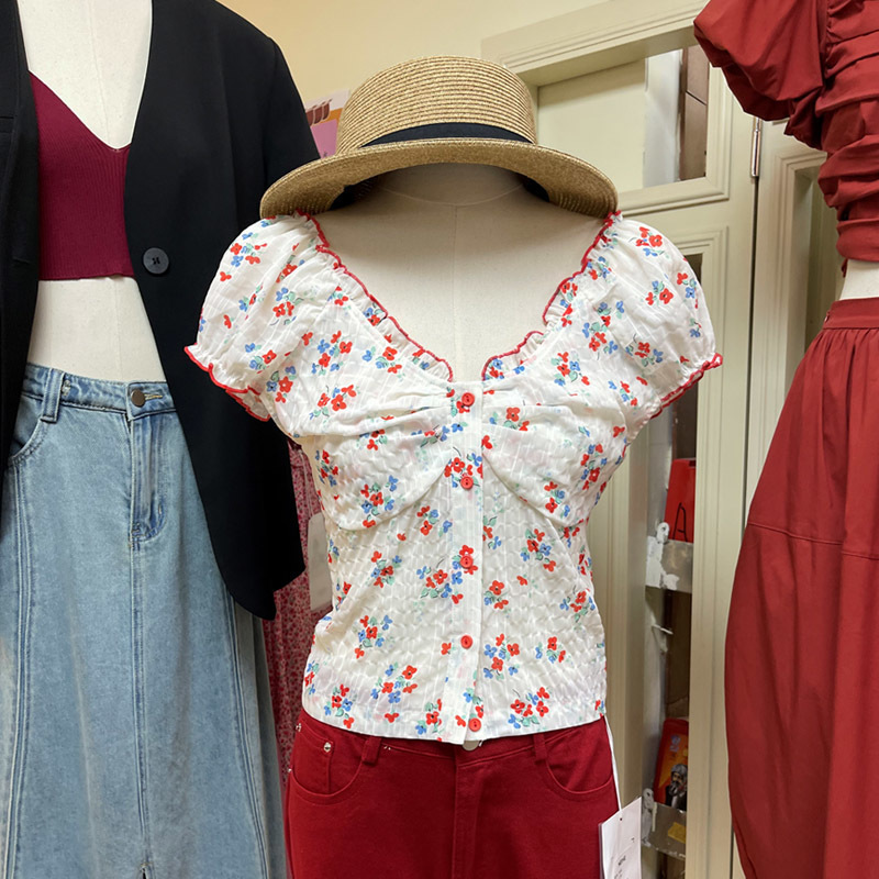 Thirteen Lines 2025 新しい夏スタイルフレンチ V ネックプリーツ耳半袖花柄シャツ女性のためのショートトップ|undefined