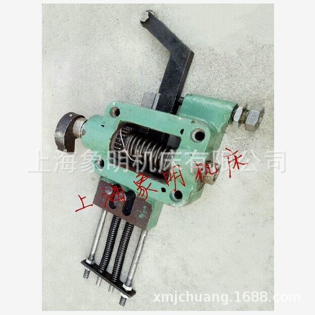 上海第二锻压机床厂J23-6.3～125吨操纵器凸轮轴齿轮齿条弯棒总成