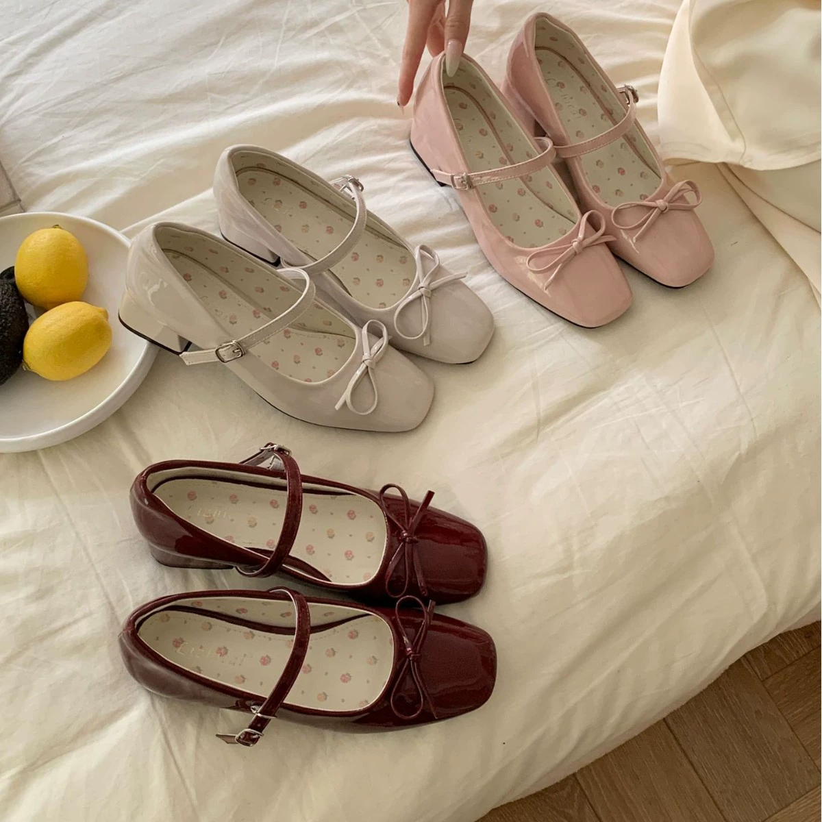 Женские полусапожки-мюли с заострённым носком в стиле знаменитостей, камелия, весна-лето 2025, французский стиль, плоская подошва