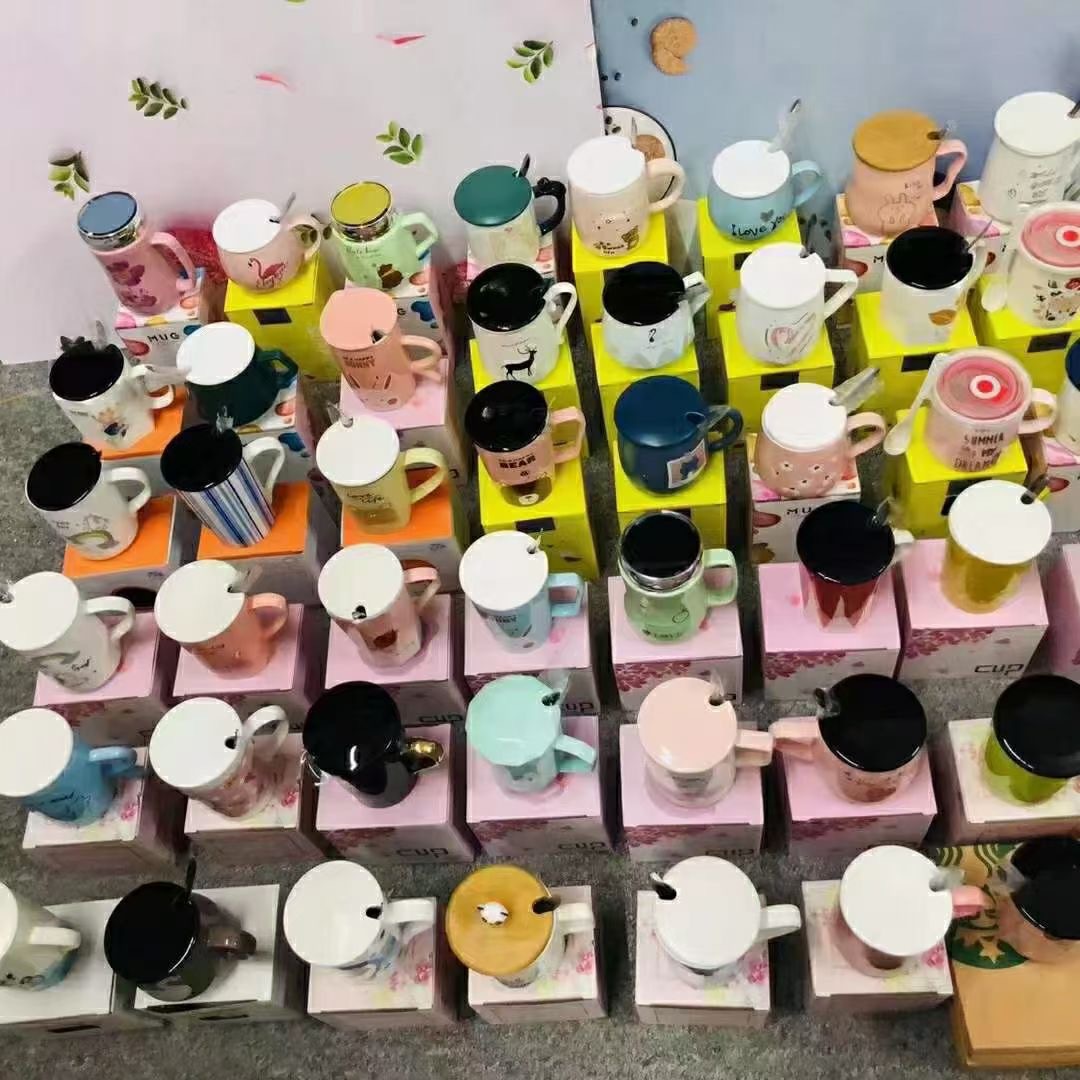 기타 세라믹 노점 식료품 식기 컵 머그 가정용 만화 물 컵 커피 컵 인터넷 연예인 핫 스타일