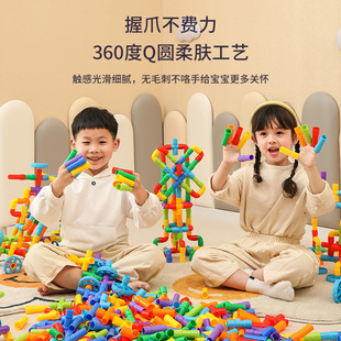 ��ͯ�׽�ƴ�bˮ�ܵ���߷eľѩ��Ƭһ����b�׃��@��߬F؛���l