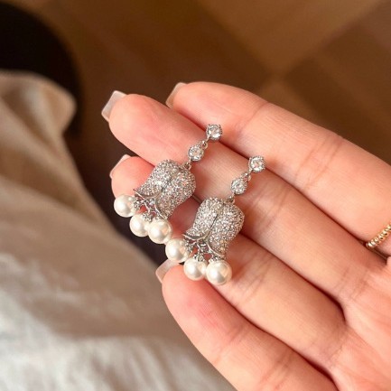 法式轻奢满钻铃兰花朵珍珠耳钉重工设计气质高级感小香风耳饰女|undefined