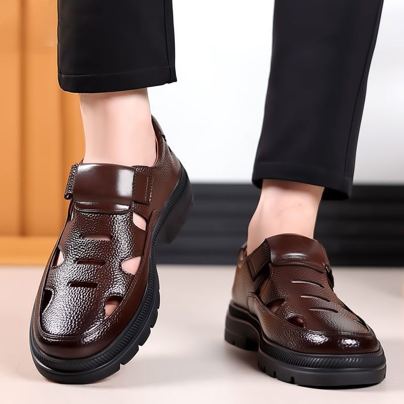 Special Clearance Men's Leather Shoes Summer New Chinese Style Lightweight Soft-Soled Clogs Breathable Hollow Men's Shoes Men's Sandals