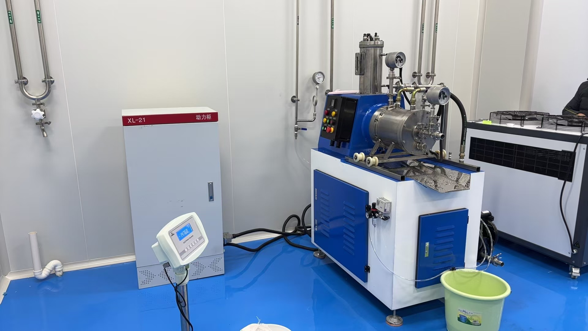 纳米砂磨机现场调试图