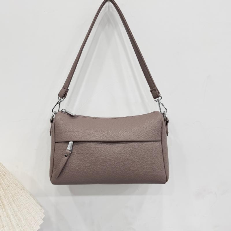 Large-Capacity First-Layer Cowhide Women's Bag, Simple and High-End Shoulder Crossbody Bag, Casual and Versatile Handbag, Underarm Bag Large-Capacity First-Layer Cowhide Women's Bag, Simple and High-End Shoulder Crossbody Bag, Casual and Versatile Handbag, Underarm Bag
