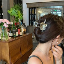 小众设计感金属银针镂空花朵发夹女侧边刘海夹子精致珍珠抓夹发饰