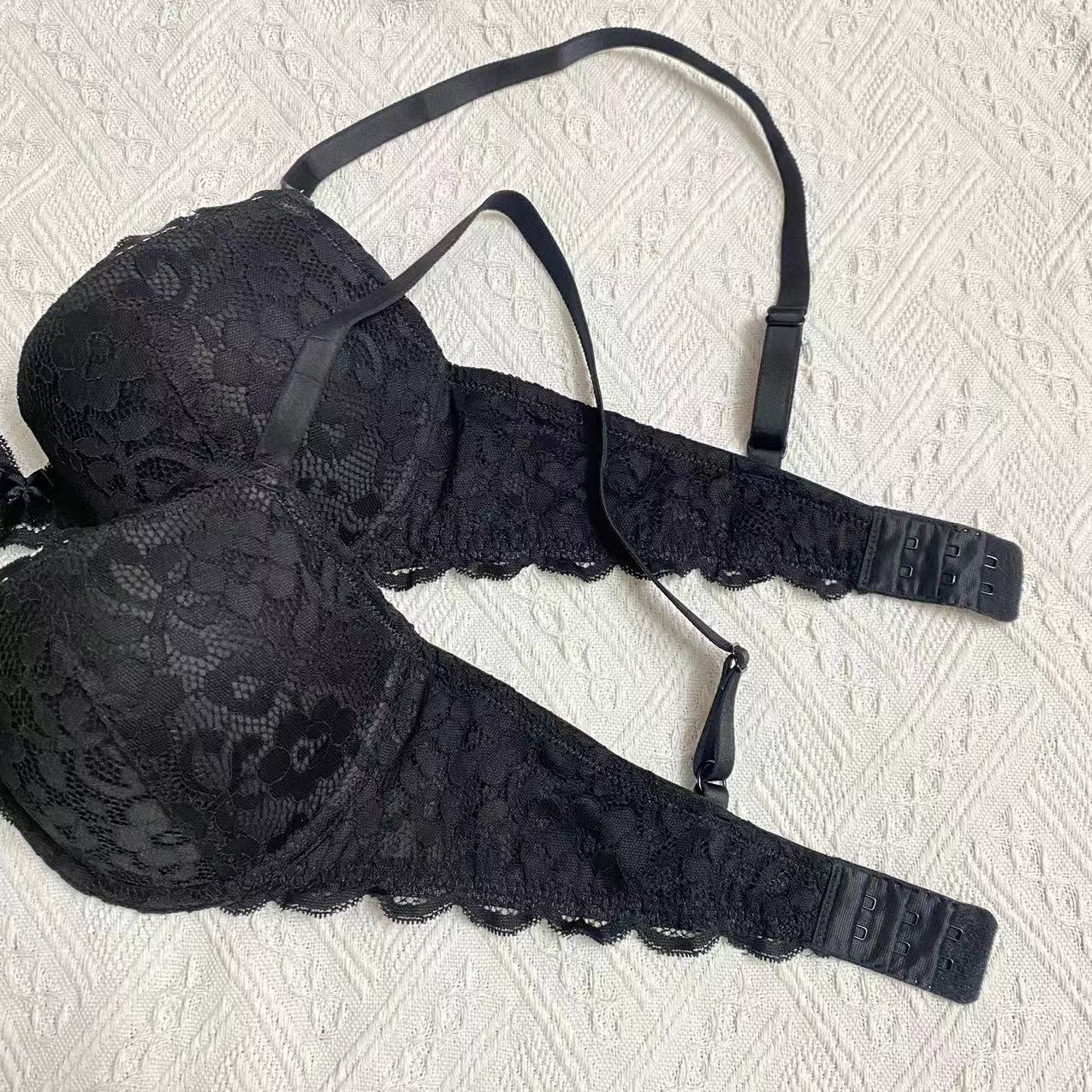 Autumn winter styles with sexy charming lace edges, black traditional thin top thick bottom cups to gather and support_voghion.com