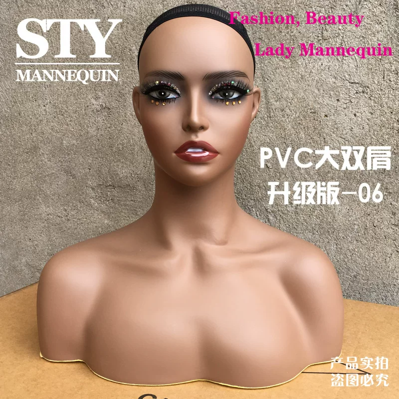 Suntan oil, mannequin head, pleated skirt, wig, stand, tubing, European style, worn on the shoulder