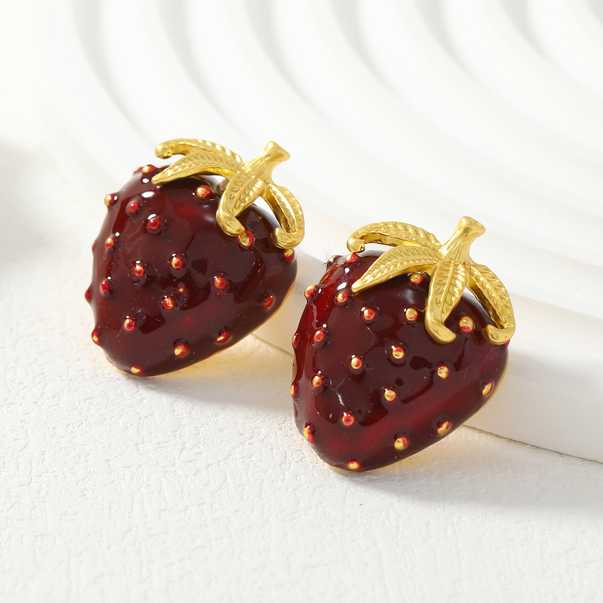 Cute, Retro Style 1 Pair Cute Retro Fruit Strawberry Alloy Women's Earrings Ear Studs