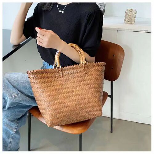 New stylish woven tote bag with large capacity—Instagram-worthy, trendy women's handbag perfect for shopping or beach outings