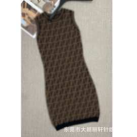 深圳南油女装高版本F家满身字母提花咖色复古简约圆领开衫针织衫