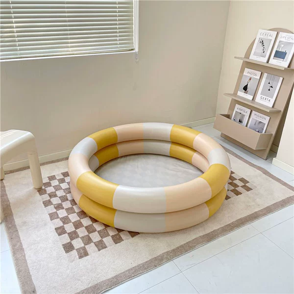 Retro striped yellow pool