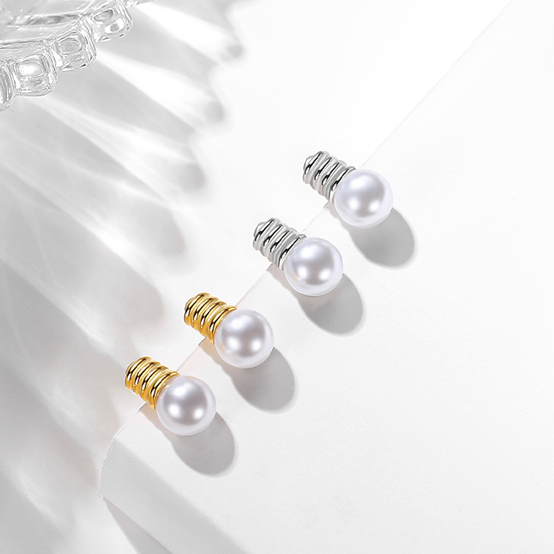 S925 pendientes de plata esterlina pequeña bombilla niñas ins estilo Stud pendientes 925 al por mayor lindo incrustaciones de perlas pendientes aguja de plata