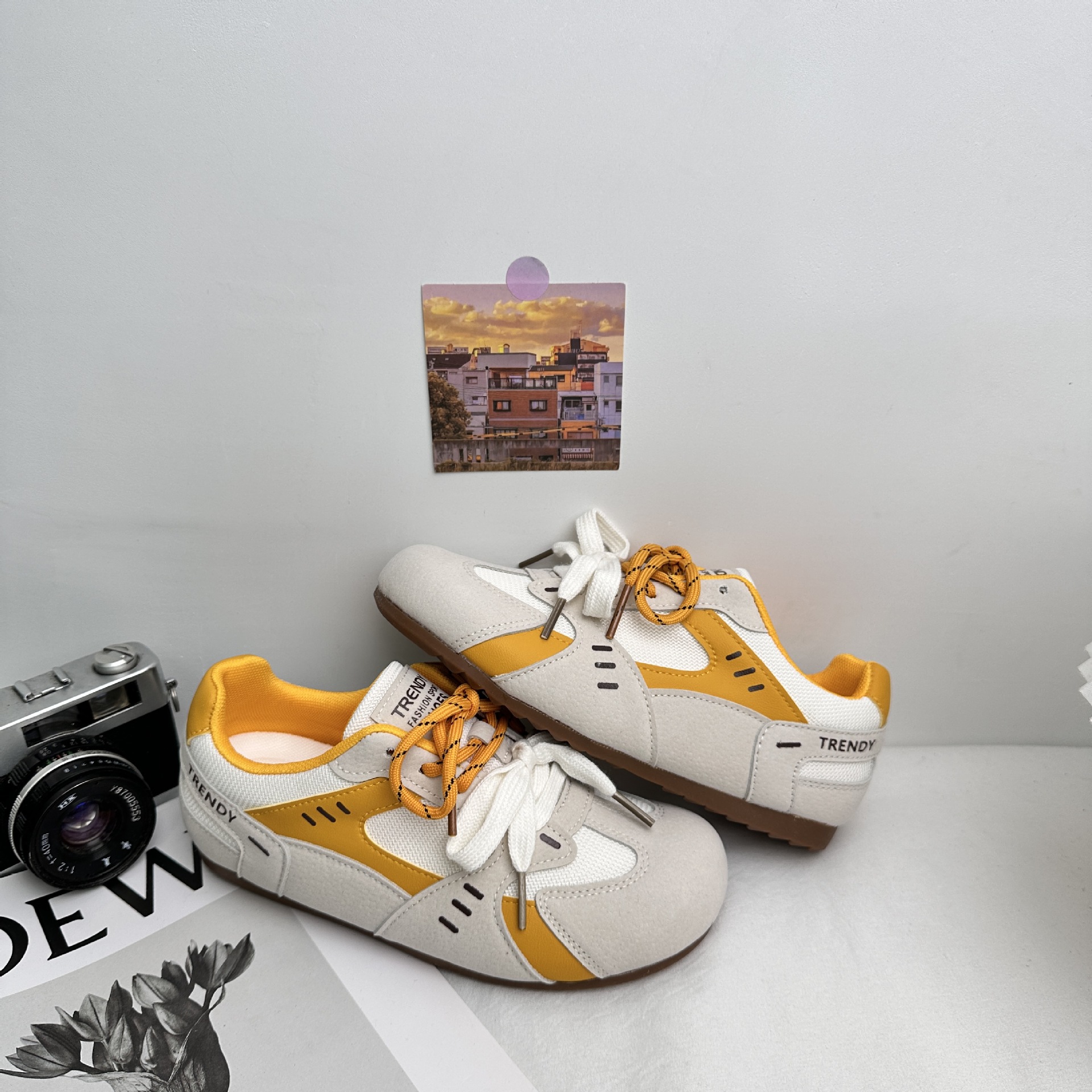 A9891 plantilla de látex/zapatos feos y lindos zapatos de deporte estilo Hong Kong zapatos de mujer 2025 nuevos zapatos de entrenamiento alemán casuales de nicho de estilo caliente de primavera
