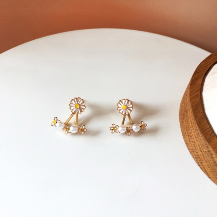Creative Fashion Daisy Earring display picture 3