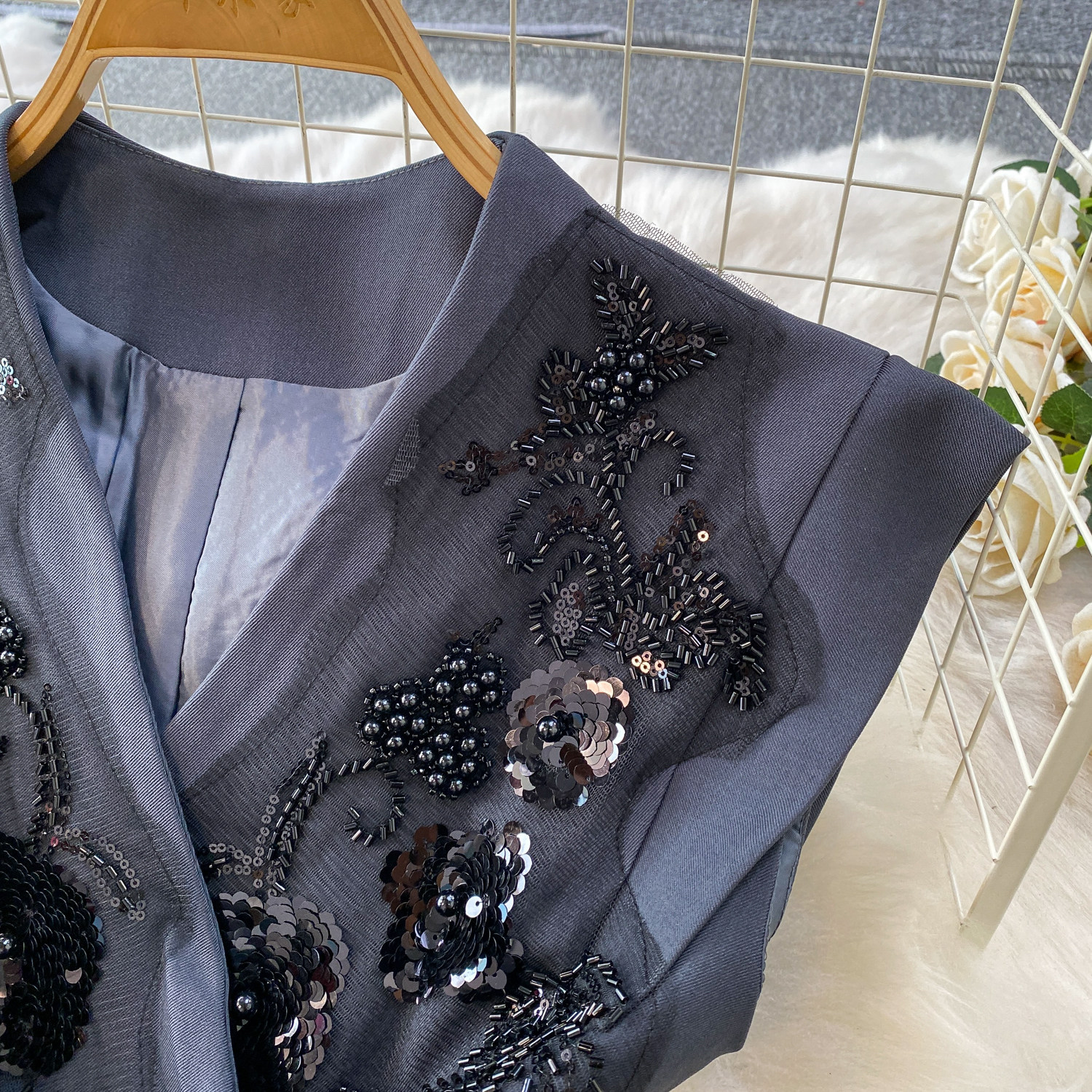 Elegant Embroidered Sequin V-Neck Waist-Defining Blazer & High-Waist Wide-Leg Trousers Two-Piece Set_ecoleips.com