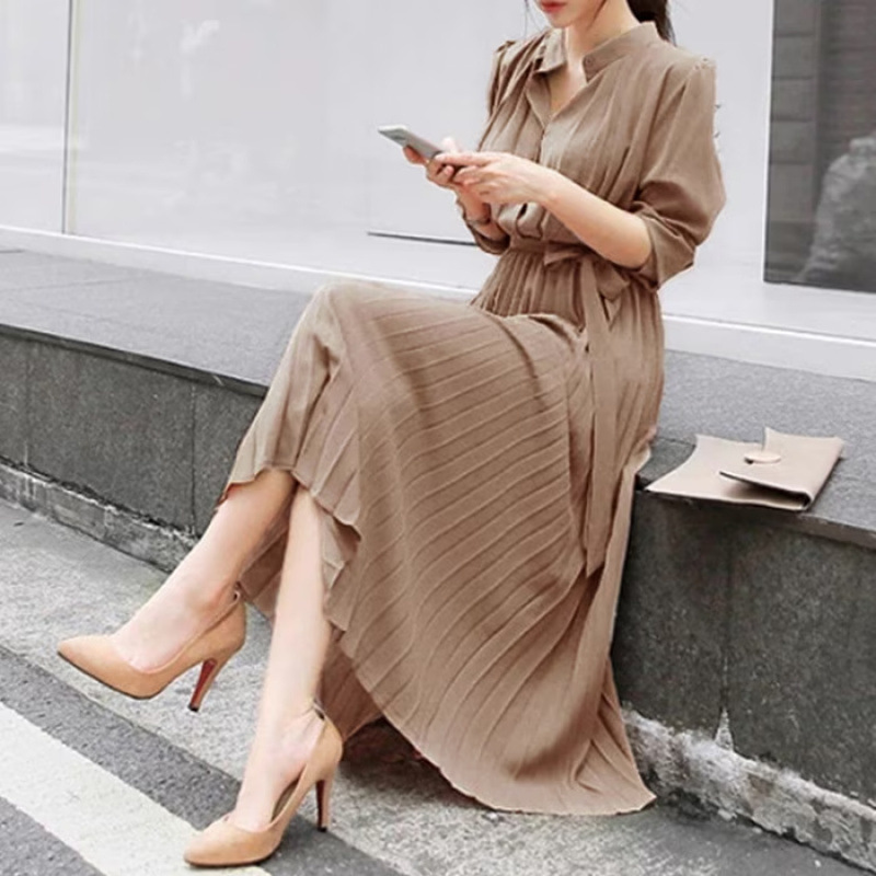 pleated skirt