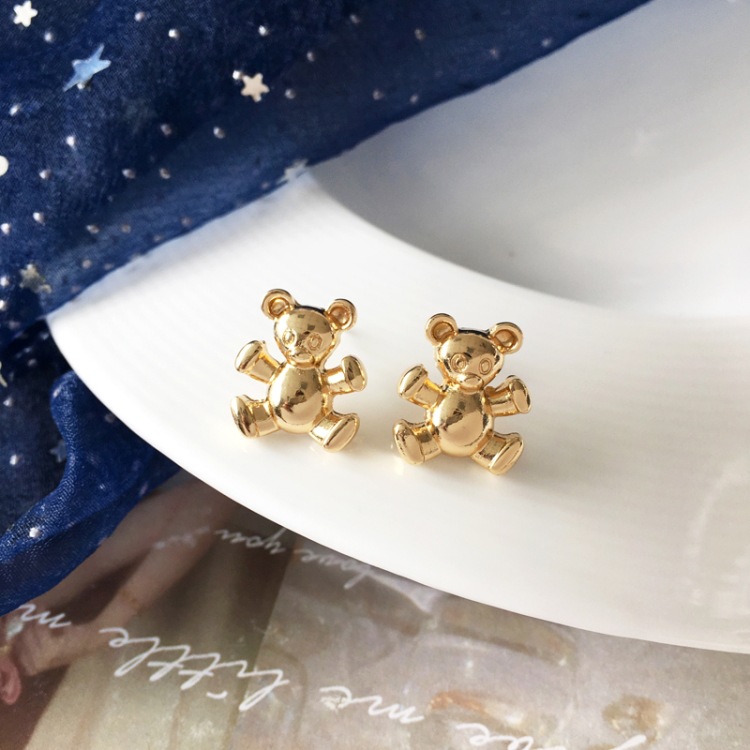 Simple Metal Three-dimensional Bear Earrings display picture 5