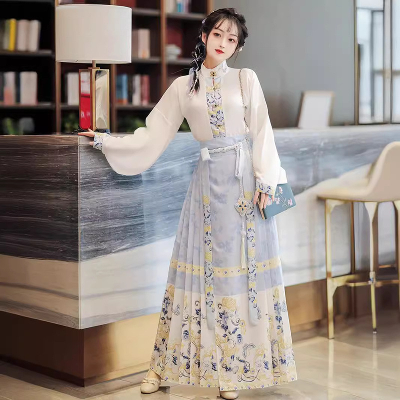 2026 Chinese-Style Hanfu Set for Women, Full Set of Ceremonial Attire in Golden Red, Modified Ming-Style Mamian Skirt with Phoenix Design