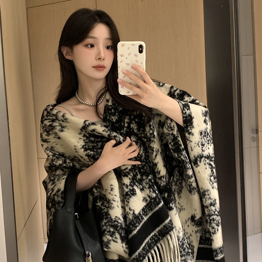 Chinese Style Retro Ink Painting Pattern Double-Sided Cloak Jacket for Women in Autumn and Winter with Cashmere High-End Tassel Shawl Scarf