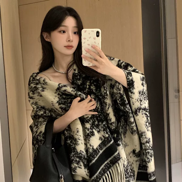 Chinese Style Retro Ink Painting Pattern Double-Sided Cloak Jacket for Women in Autumn and Winter with Cashmere High-End Tassel Shawl Scarf