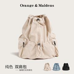 大衆がロープを引くように設計しています。