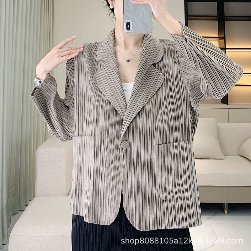 Japanese-style Miyake Style Pleated Suit Jacket 2025 New Arrival Fashionable All-match Cardigan High-grade Slim-fit Slim Jacket