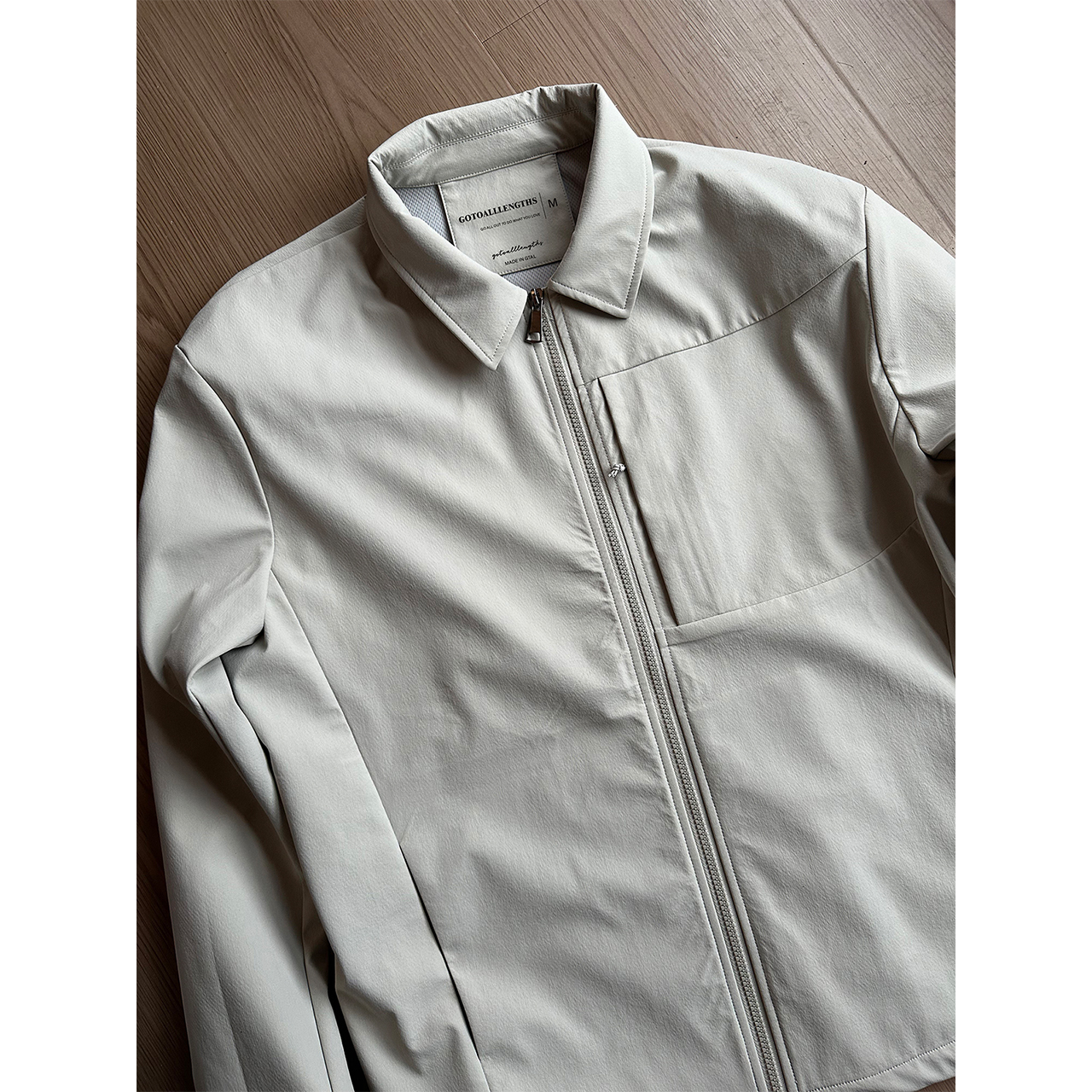 Light Business Style, Soft and Anti-Wrinkle, Spring and Summer Thin Accessible Luxury Executive Lapel Jacket, Versatile Work Clothing Casual Jacket for Men