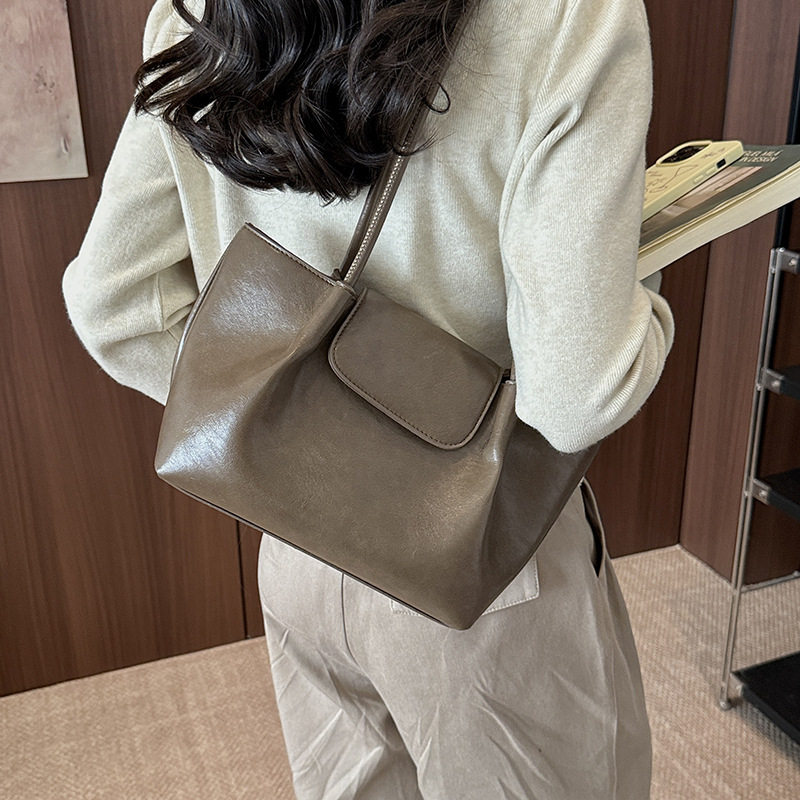 Túi tote đeo vai nữ tối giản, thiết kế nhỏ gọn, dung lượng lớn — màu cà phê, màu kaki, màu nâu, màu đỏ chi tiết 30